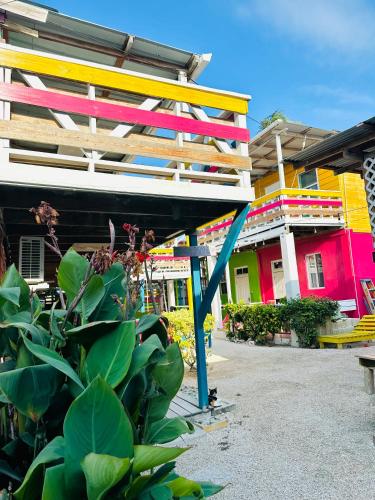 Vista exterior, Go Slow Hostel in Caye Caulker Vista exterior, Go Slow Hostel in Caye Caulker