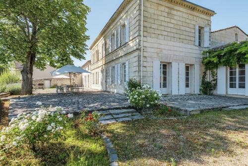 Удобства, Demeure en pierre au cœur des vignobles de Bordeaux in Saint-Germain-de-la-Riviere Удобства, Demeure en pierre au cœur des vignobles de Bordeaux in Saint-Germain-de-la-Riviere