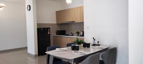 Stylish 3BR Sentul by HomeBrickz in Sentul Stylish 3BR Sentul by HomeBrickz in Sentul