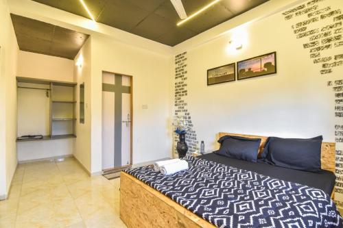 ll EMPYREAN STAYS ll 6BHK AC BLACK BUNGLOW ll near Karla Caves ll EMPYREAN STAYS ll 6BHK AC BLACK BUNGLOW ll near Karla Caves