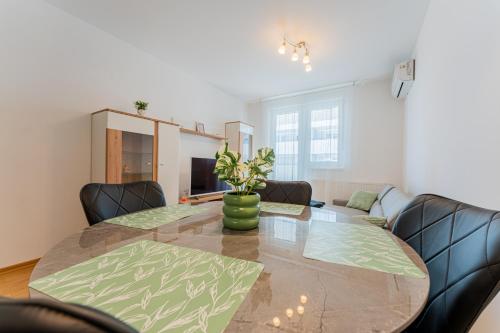 Flex SelfCheckIns 136 - Zagreb - Bedroom - Parking - Loggia in ซาวิกา Flex SelfCheckIns 136 - Zagreb - Bedroom - Parking - Loggia in ซาวิกา