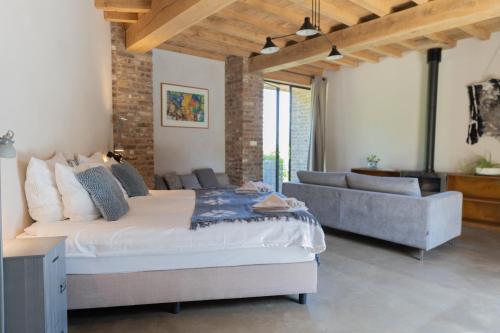 Domein Holset BruisendWijnHuis in Vaals Domein Holset BruisendWijnHuis in Vaals