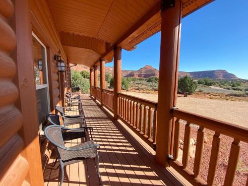 Kanab Family Luxury Log Cabin Hot Tub Pets OK in Bryce (Utah) Kanab Family Luxury Log Cabin Hot Tub Pets OK in Bryce (Utah)