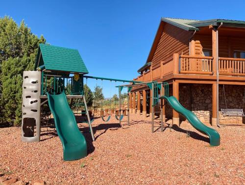 Kanab Family Luxury Log Cabin Hot Tub Pets OK in Bryce (Utah) Kanab Family Luxury Log Cabin Hot Tub Pets OK in Bryce (Utah)