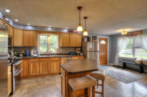 Beautiful Spacious & Well-Stocked Downtown Home in Rangeley (ME) Beautiful Spacious & Well-Stocked Downtown Home in Rangeley (ME)