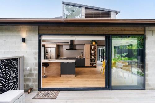 Private luxury townhouse close to central city in West Dunedin Private luxury townhouse close to central city in West Dunedin