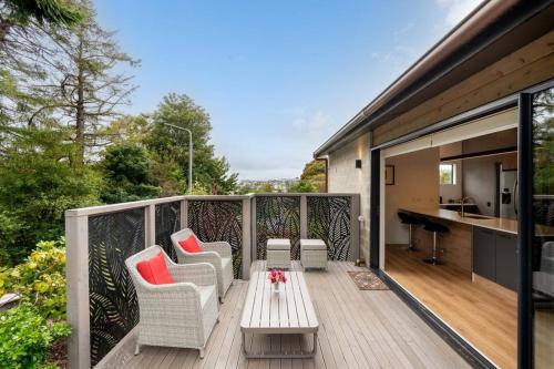 Private luxury townhouse close to central city in West Dunedin Private luxury townhouse close to central city in West Dunedin