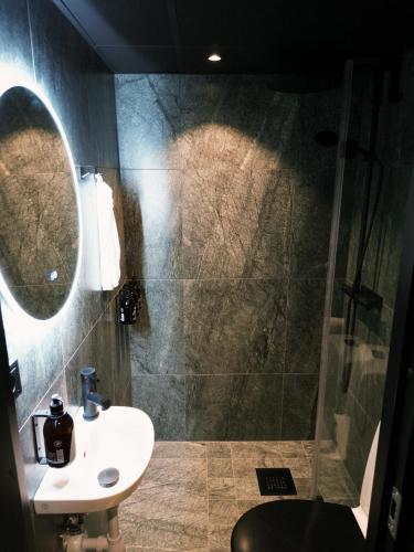 화장실, Hotell Kittelfjäll (Hotell Kittelfjall) in 키텔피얄 화장실, Hotell Kittelfjäll (Hotell Kittelfjall) in 키텔피얄