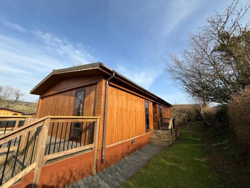 Charming 2 bedroom Cabin In the Shropshire Countryside with Fantastic Views in Clunton Charming 2 bedroom Cabin In the Shropshire Countryside with Fantastic Views in Clunton