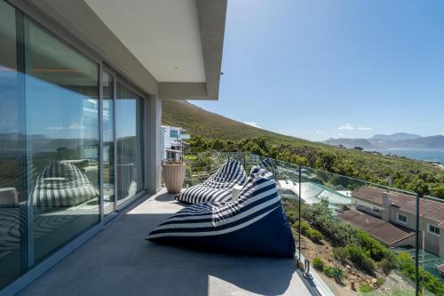 Contemporary 2 Bedroom apt with Indian Ocean Views near Cape Point Nature Reserve Contemporary 2 Bedroom apt with Indian Ocean Views near Cape Point Nature Reserve