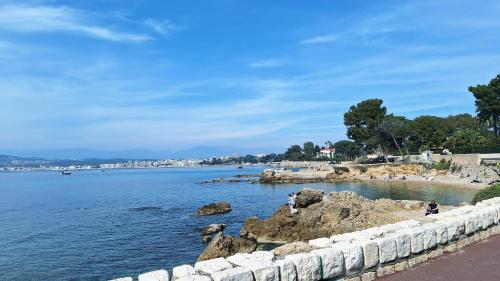 LE MAS DU TANIT - Appartement Olympe - Juan les Pins in Le Ponteil LE MAS DU TANIT - Appartement Olympe - Juan les Pins in Le Ponteil
