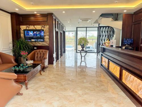 Shared lounge/TV area, Luxury Hanoi Hotel in Tu Liem District Shared lounge/TV area, Luxury Hanoi Hotel in Tu Liem District