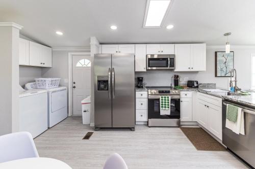 Spacious New 4br 3ba Remodel Near I4 Disney in Auburndale (FL) Spacious New 4br 3ba Remodel Near I4 Disney in Auburndale (FL)