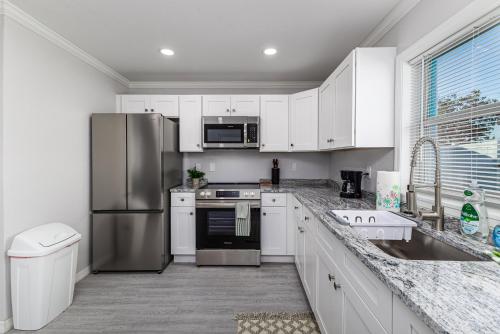 Spacious New 4br 3ba Remodel Near I4 Disney in Auburndale (FL) Spacious New 4br 3ba Remodel Near I4 Disney in Auburndale (FL)