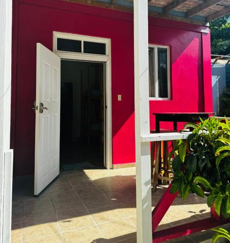 Vista exterior, Go Slow Hostel in Caye Caulker Vista exterior, Go Slow Hostel in Caye Caulker