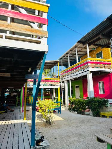 Vista exterior, Go Slow Hostel in Caye Caulker Vista exterior, Go Slow Hostel in Caye Caulker