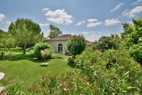 Chambre d'hôtes Le Bol d'Air avec jacuzzi (Chambre d'hotes Le Bol d'Air avec jacuzzi) in Castelnau Sur L'Auvignon Chambre d'hôtes Le Bol d'Air avec jacuzzi (Chambre d'hotes Le Bol d'Air avec jacuzzi) in Castelnau Sur L'Auvignon