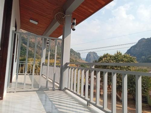 KHOUNVILAI Guesthouse in Nong Khiaw KHOUNVILAI Guesthouse in Nong Khiaw