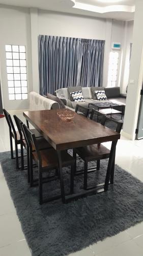 Facilities, Family home close to city center near Wat Khao Noi Facilities, Family home close to city center near Wat Khao Noi