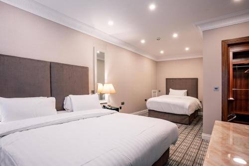 TF Royal Hotel & Theatre in كاستل بار TF Royal Hotel & Theatre in كاستل بار
