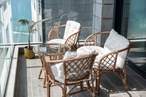 O&O Group - Sea Views & City Vibes on Sokolov in Bat Yam O&O Group - Sea Views & City Vibes on Sokolov in Bat Yam