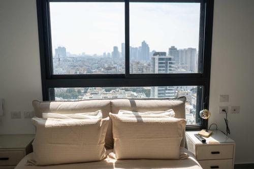 O&O Group - Sea Views & City Vibes on Sokolov in Bat Yam O&O Group - Sea Views & City Vibes on Sokolov in Bat Yam
