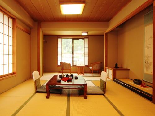 This photo about Yamatoya shared on HyHotel.com