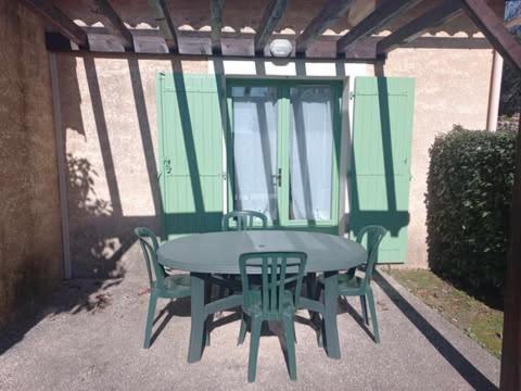 40 - Mazet de Provence dans village de vacances in Gaujac 40 - Mazet de Provence dans village de vacances in Gaujac