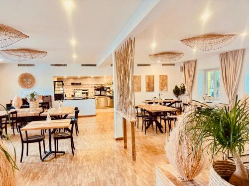 المنظر الخارجي, Hôtel Domaine de la Sauge (Hotel Domaine de la Sauge) in كدريفين المنظر الخارجي, Hôtel Domaine de la Sauge (Hotel Domaine de la Sauge) in كدريفين