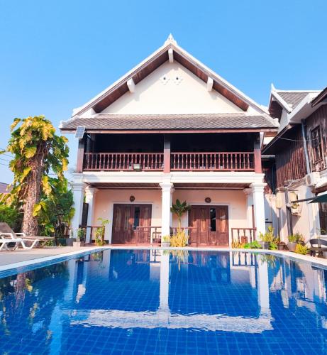 Alana Luang Prabang in Nam Khan River Alana Luang Prabang in Nam Khan River