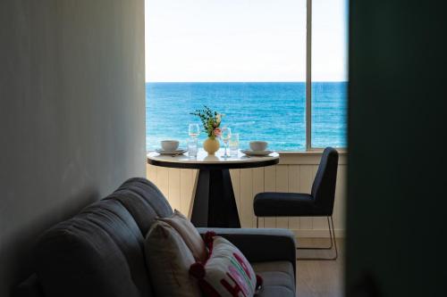 Ocean & Beach View 1 Bedroom Apartment in Maroubra in Maroubra Ocean & Beach View 1 Bedroom Apartment in Maroubra in Maroubra