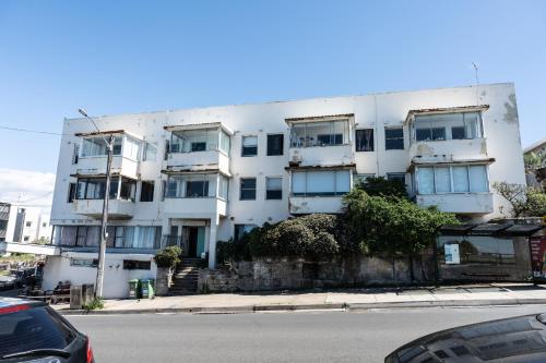 Ocean & Beach View 1 Bedroom Apartment in Maroubra in Maroubra Ocean & Beach View 1 Bedroom Apartment in Maroubra in Maroubra