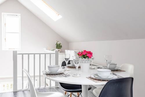 Bright, Restful Coach House in Central Sevenoaks in Sevenoaks Bright, Restful Coach House in Central Sevenoaks in Sevenoaks