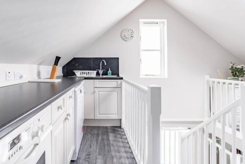 Bright, Restful Coach House in Central Sevenoaks in Sevenoaks Bright, Restful Coach House in Central Sevenoaks in Sevenoaks