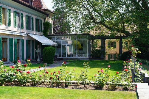 Jardín, Le Château (Le Chateau) in Morges Jardín, Le Château (Le Chateau) in Morges