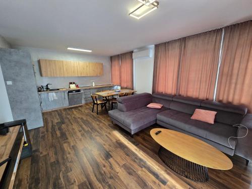 廚房, Apartman Velka Lomnica Lesna 5 in 韋爾卡魯穆尼卡 廚房, Apartman Velka Lomnica Lesna 5 in 韋爾卡魯穆尼卡