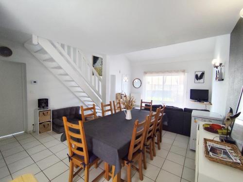 Facilities, Biscarosse Ville - Maison 10 pers - 4 ch - Jardin - Lac - Ocean in La Judee Facilities, Biscarosse Ville - Maison 10 pers - 4 ch - Jardin - Lac - Ocean in La Judee