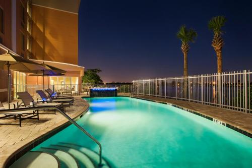 Cambria Hotel Miami Airport - Blue Lagoon in Hollywood