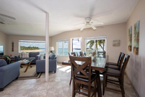 Pau Pau Beach Estate home in North Palmetto Point Pau Pau Beach Estate home in North Palmetto Point