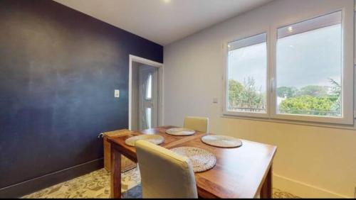 Light T 3 air conditioning Two balconies Toulouse in Angely Light T 3 air conditioning Two balconies Toulouse in Angely