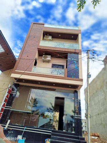 شرفة/ تراس, Hotel Mahadev Kripa in Omkareshwar شرفة/ تراس, Hotel Mahadev Kripa in Omkareshwar