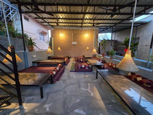 مطعم, Lakshmi Heritage Tourist Home in هامبي مطعم, Lakshmi Heritage Tourist Home in هامبي