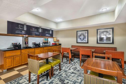 餐飲選擇, Best Western St. Louis Fairview Heights in 美景高原 (IL) 餐飲選擇, Best Western St. Louis Fairview Heights in 美景高原 (IL)