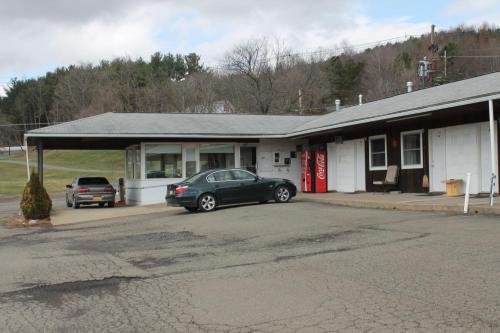 Troy Motel in Troy, PA - Non Smoking Rooms - WeGoPlaces.com