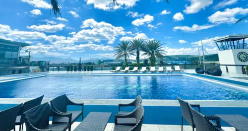 Swimming pool, Le Charme Suites Subic in Subic (Zambales) Swimming pool, Le Charme Suites Subic in Subic (Zambales)