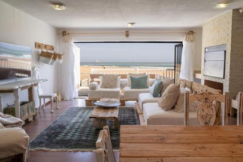 Art Cabin At The Beach in Rand Rifles Art Cabin At The Beach in Rand Rifles