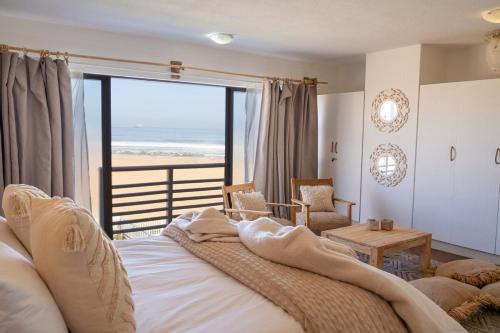 Art Cabin At The Beach in Rand Rifles Art Cabin At The Beach in Rand Rifles