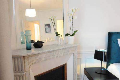 This photo about Relais12bis Bed & Breakfast By Eiffel Tower shared on HyHotel.com