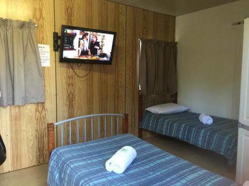 This photo about Oakridge Motel Tourist Park shared on HyHotel.com
