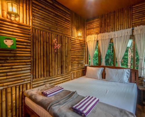 Gastenkamer, บ้านไม้ไผ่เทียมตาแม่กำปอง BanmaipaiTimtaMaekampong in Mae On gebied Gastenkamer, บ้านไม้ไผ่เทียมตาแม่กำปอง BanmaipaiTimtaMaekampong in Mae On gebied